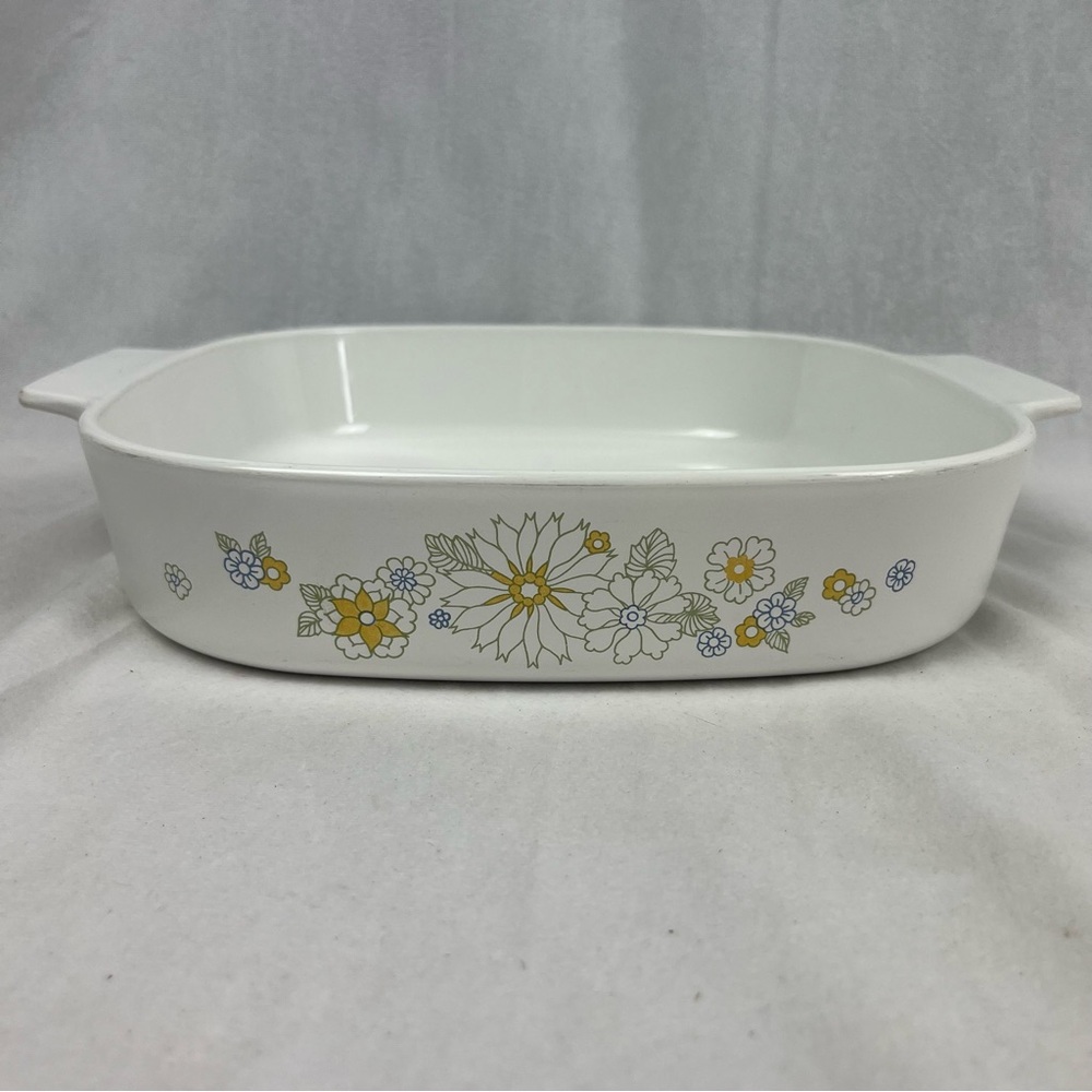 VTG 70s Corning Ware Daisy A-10-B Floral Bouquet Casserole 10" Dish USA, NO LID